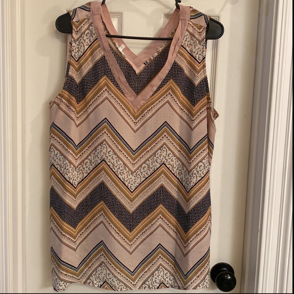 Chevron neutral colors tank.